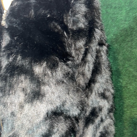 Say what! Fur jacket - Picture 4 of 9